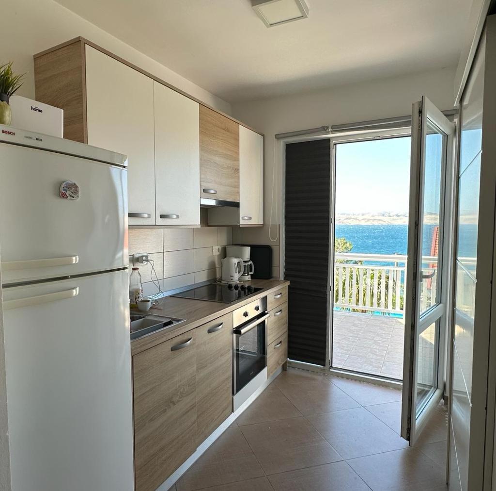 Beachfront Apartments Anita With Pool Karlobag Zimmer foto
